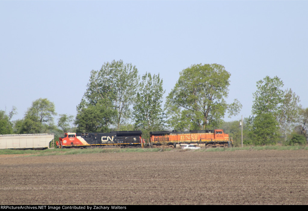 BNSF 4599 CN 3282